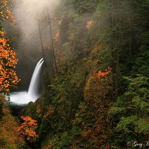 Metlako Falls in fall