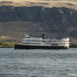 Columbia River Cruise Ship