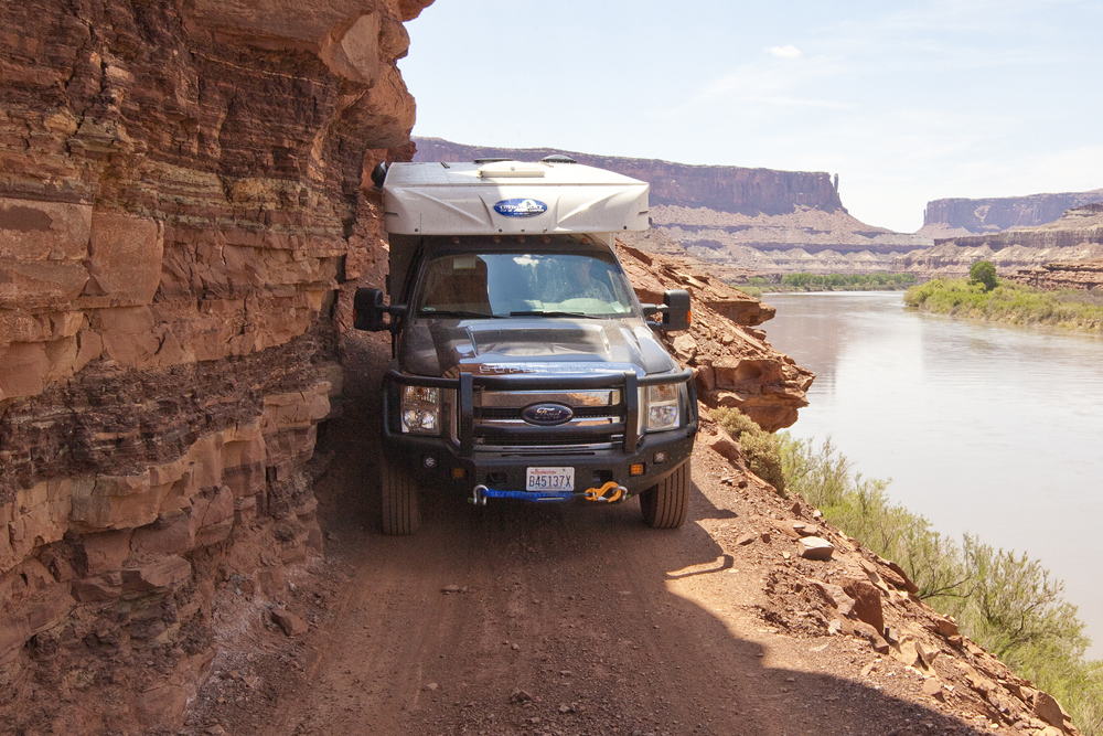 Colorado River Cliff Driving Web 3091.jpg