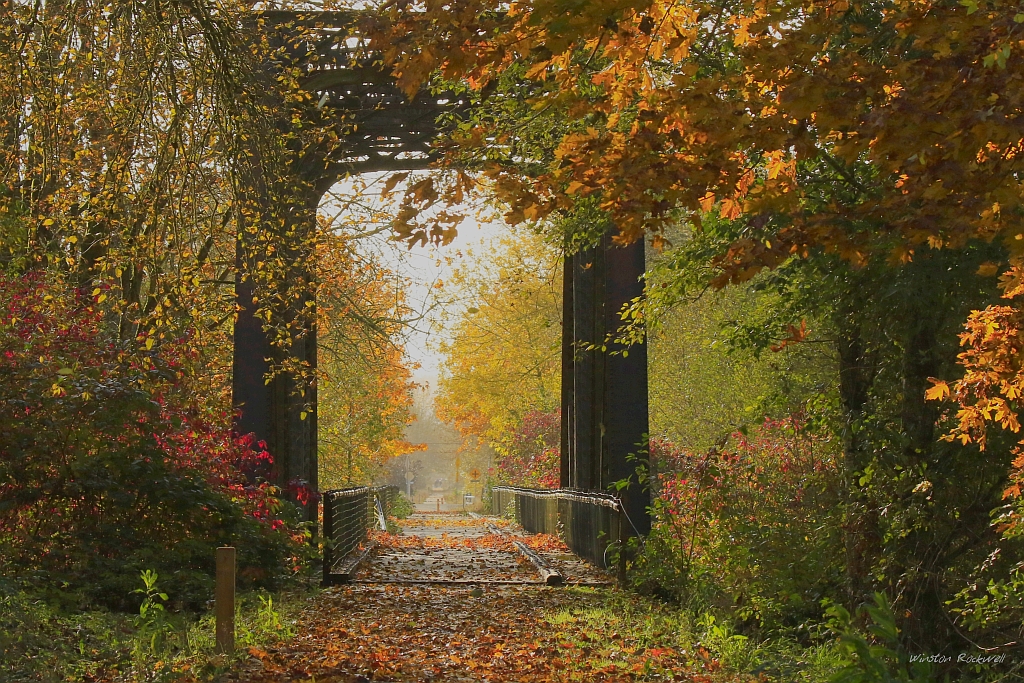 Gateway-to-Autumn-sm.jpg
