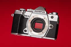 Olympus-e-m5III-red.jpg