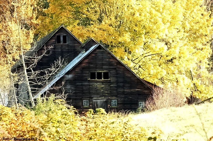 Old barn in the fall