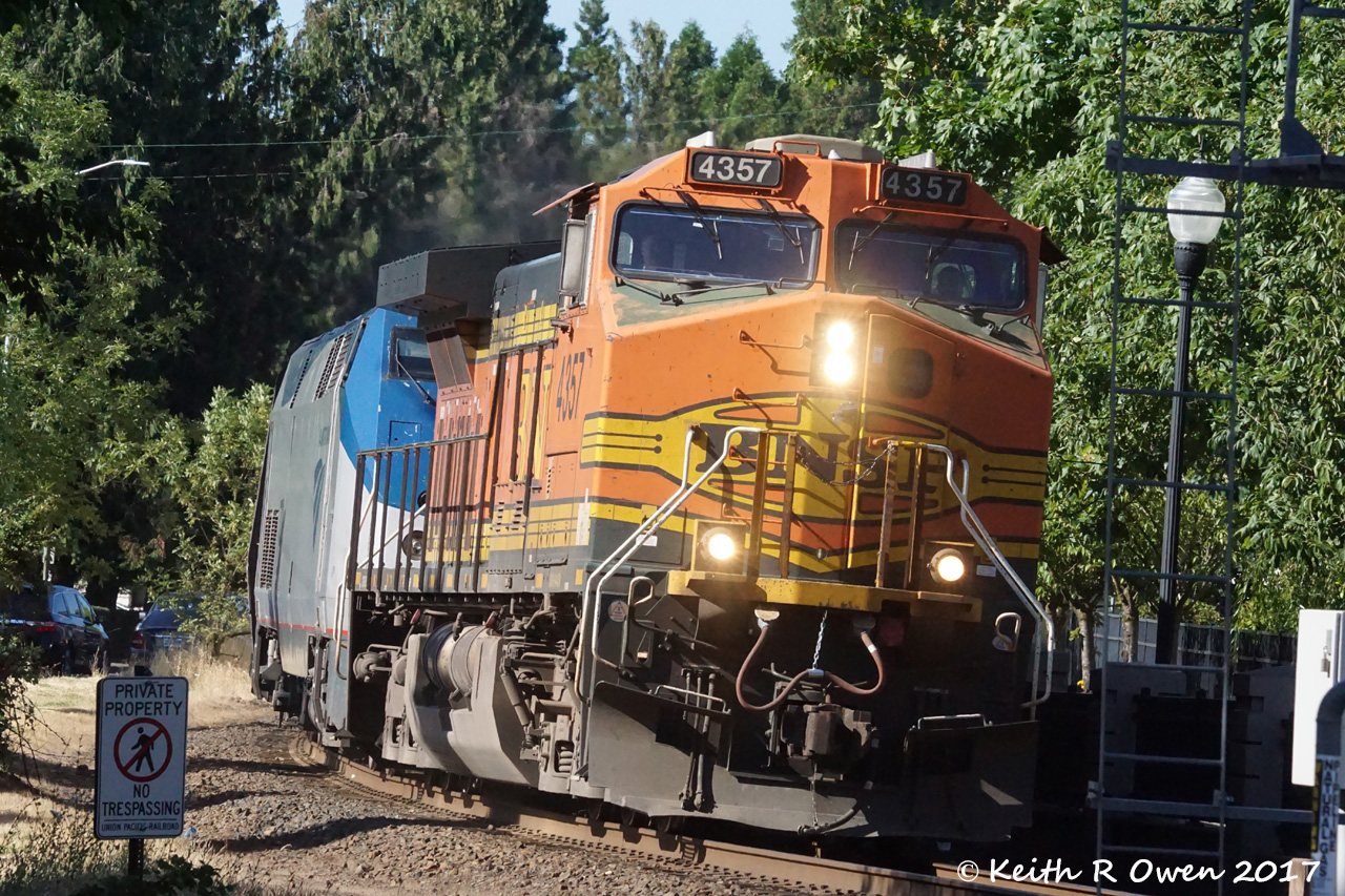 BNSF Leading the Coast Starlight