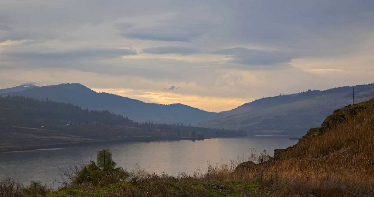 Columbia River Westward