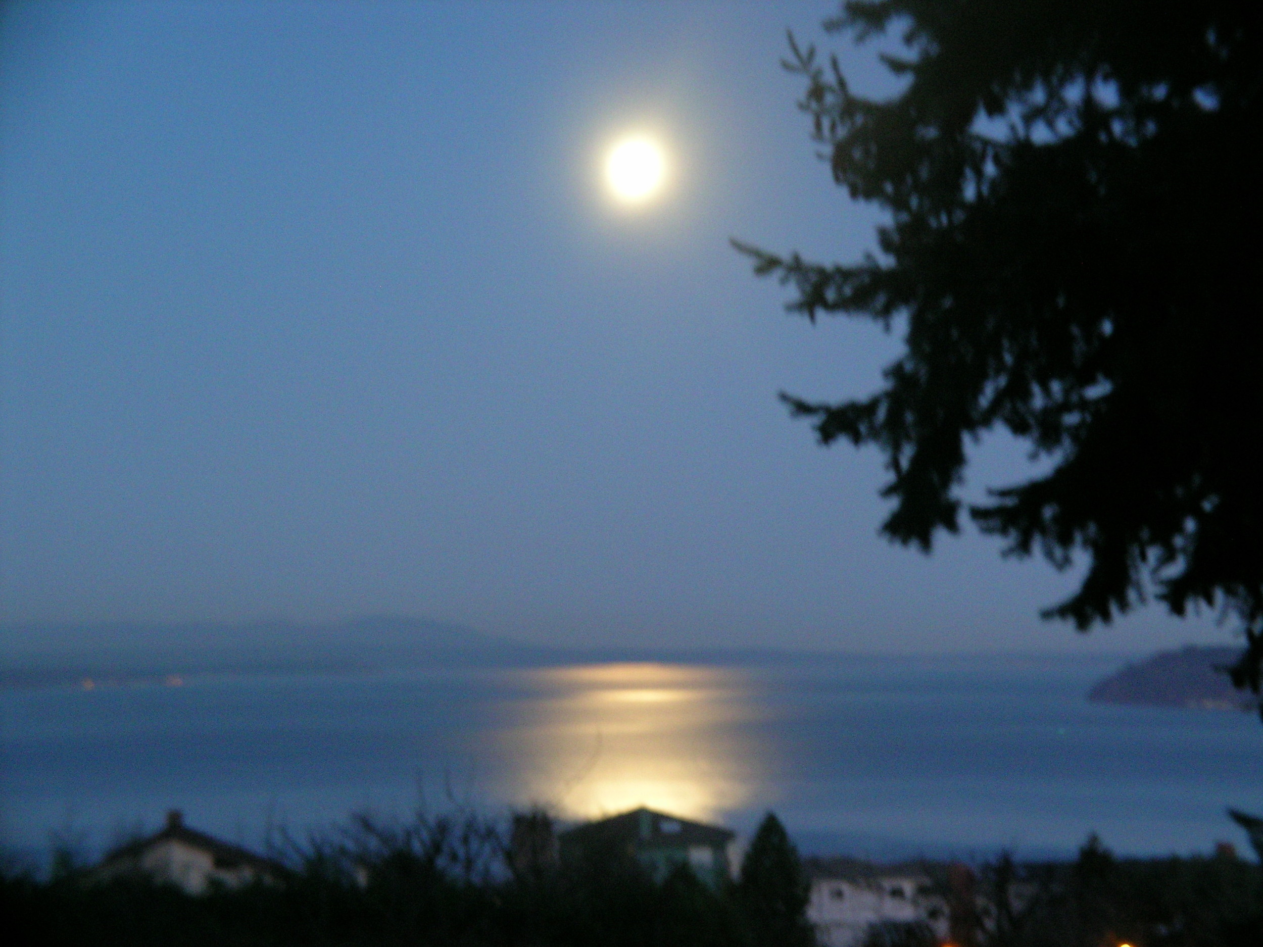 moon over Possession Sound