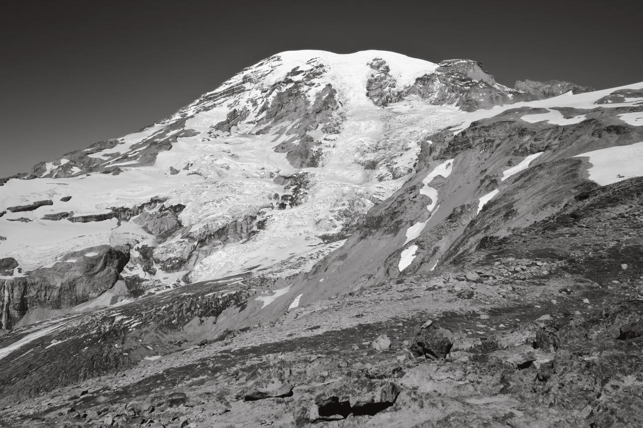 Mt. Rainier in b&amp;W