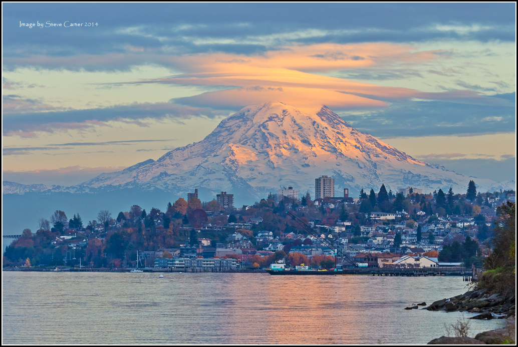 Mt Rainier - Lenticular Fall Colors