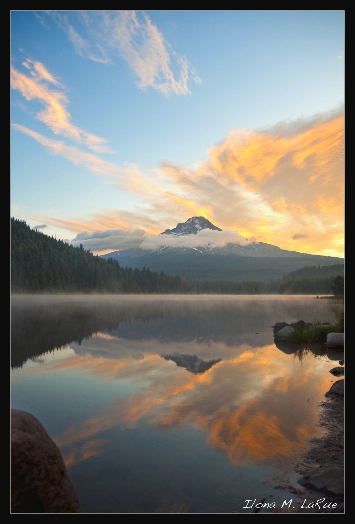 Sunrise at Trillium Lake