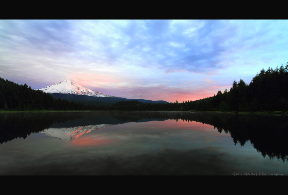 Sunrise at Trillium Lake