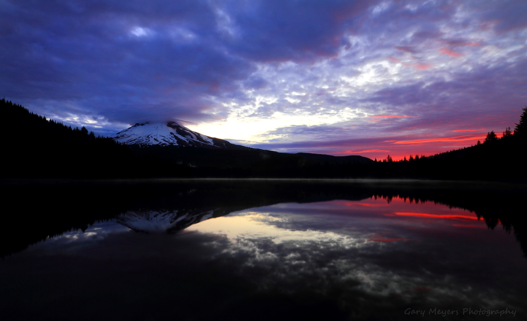 Sunrise over Trillium Lake